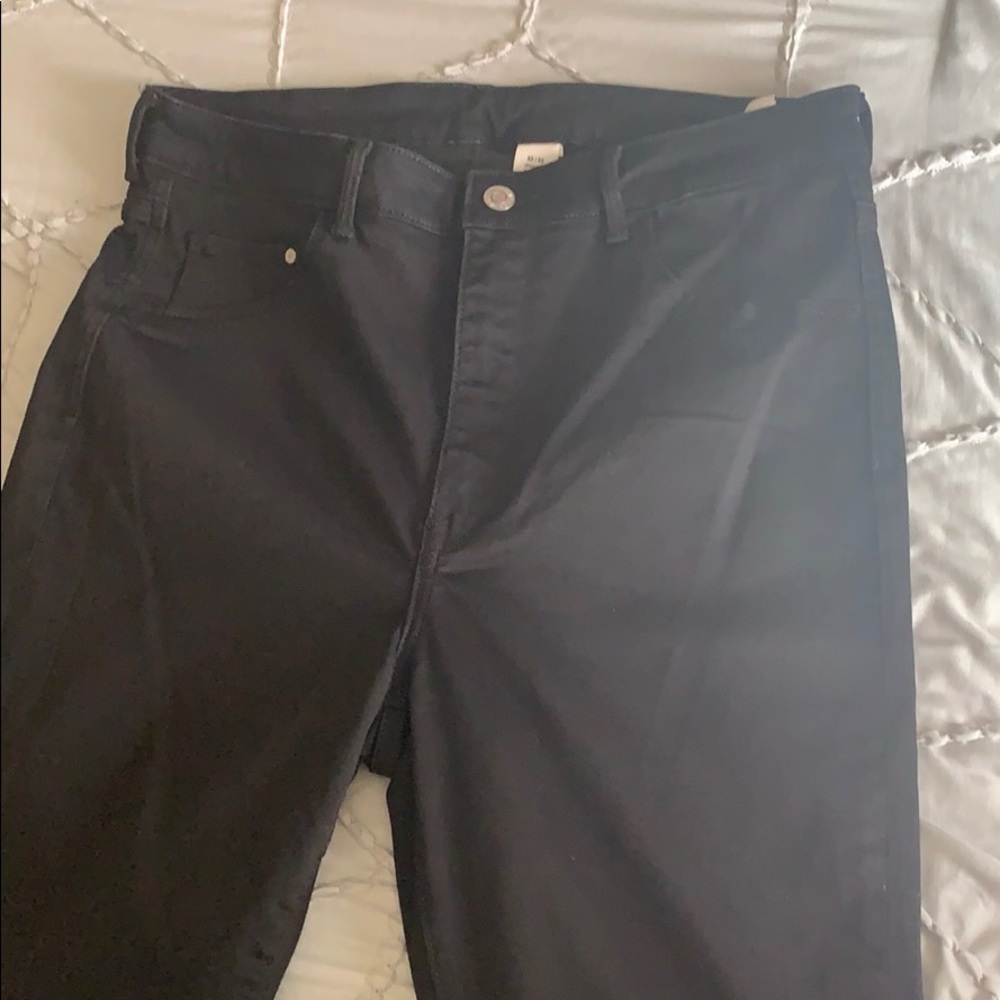 H&M black high-waisted jeggings